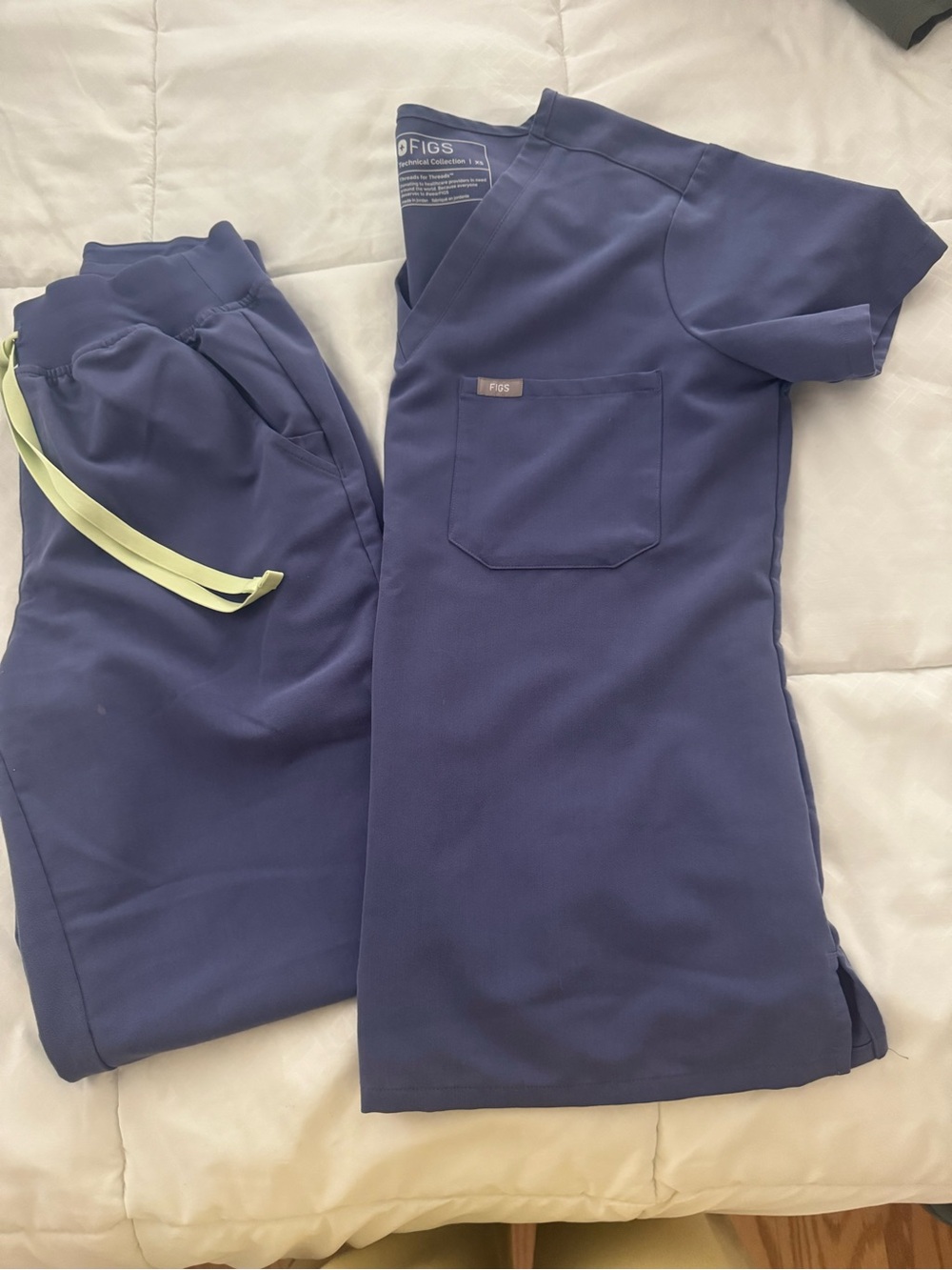 Figs Scrub Set